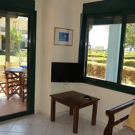 בית נופש Bouganvillia Plage ניקיטי